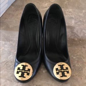 Tory Burch wedge size 6
